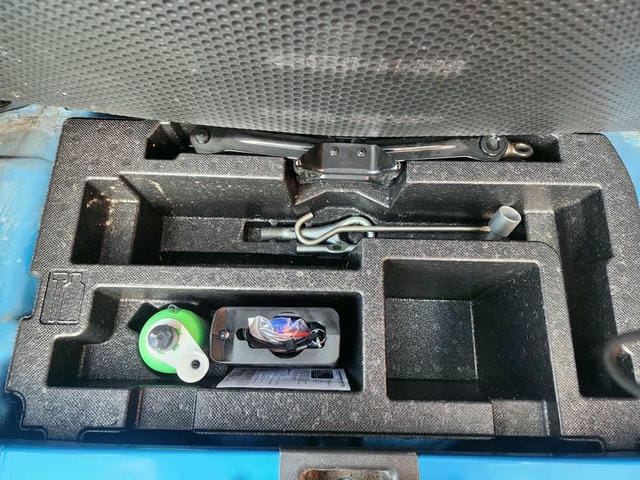 4898713