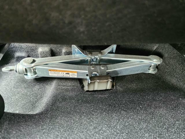 4904716