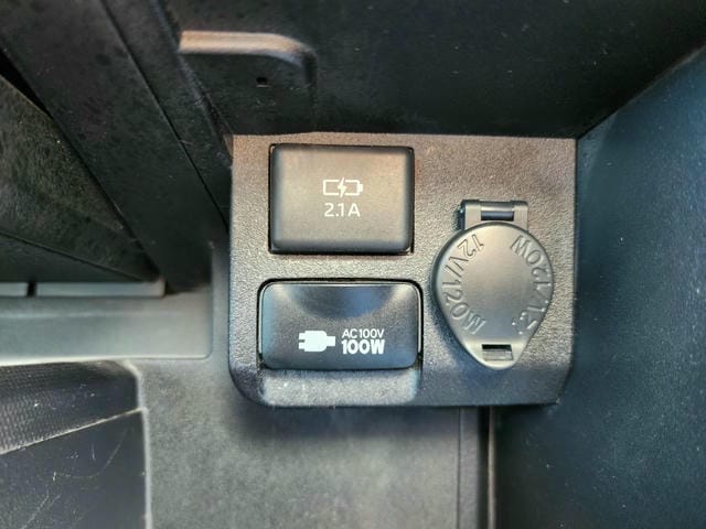 4904923