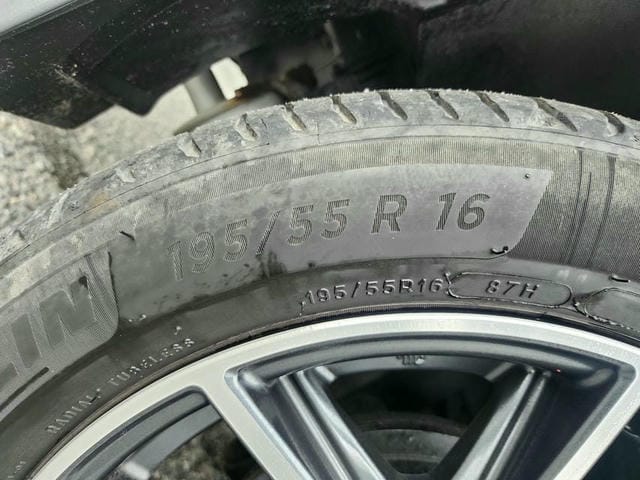 4907822