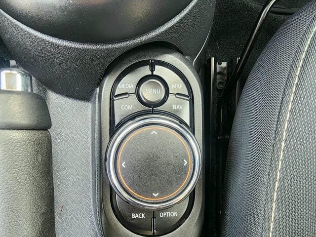 4915911