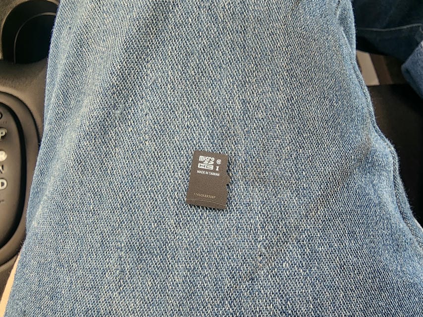 4917128