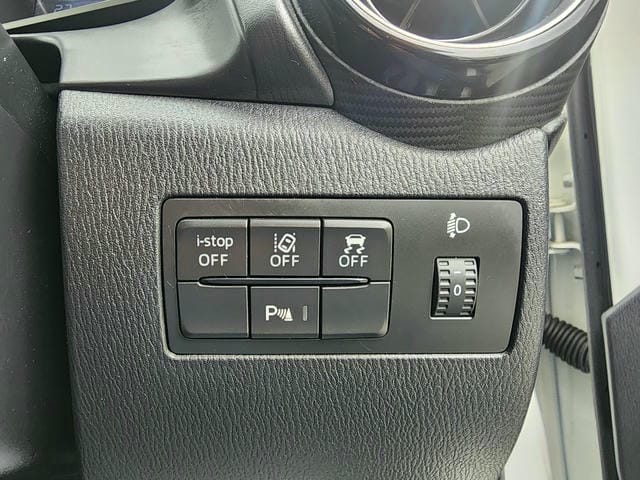4918218