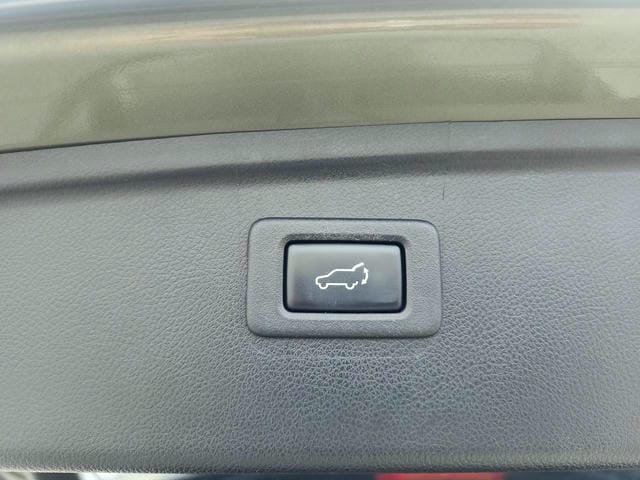 4922118