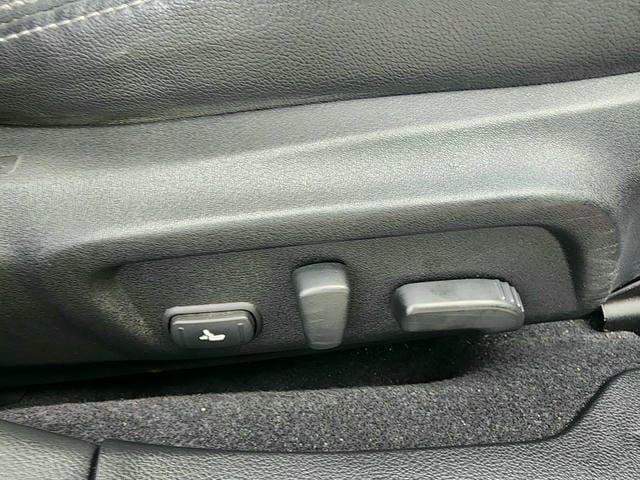 4922121