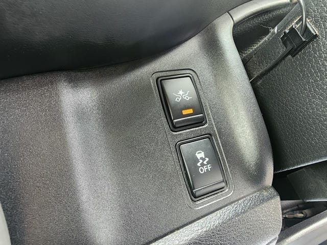 4923122