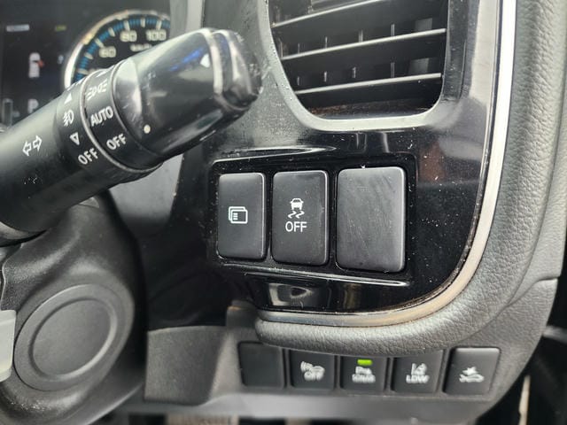 4925023