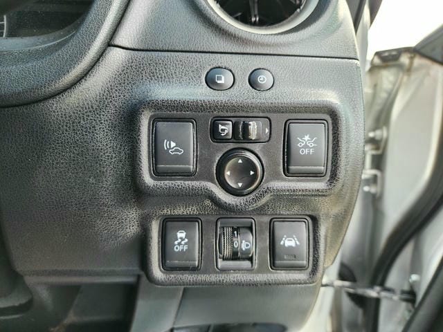 4925818