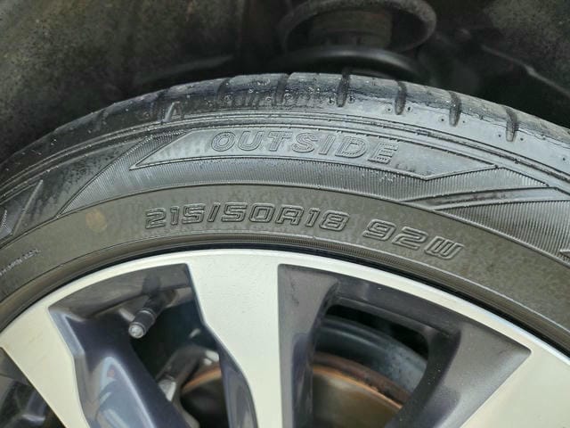 4925923