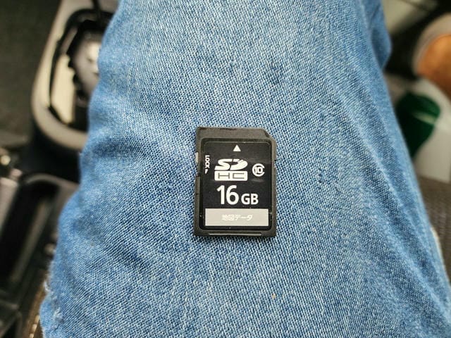 4927335