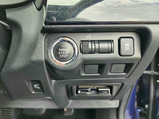 4929323