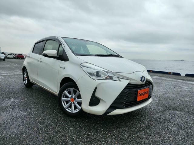 TOYOTA VITZ HYBRID F 2018/3