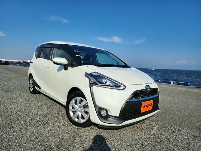 TOYOTA SIENTA G CUERO 2018/6