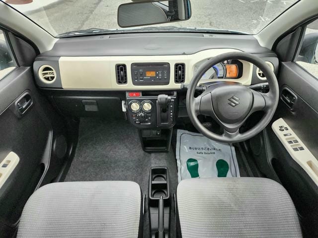 493068