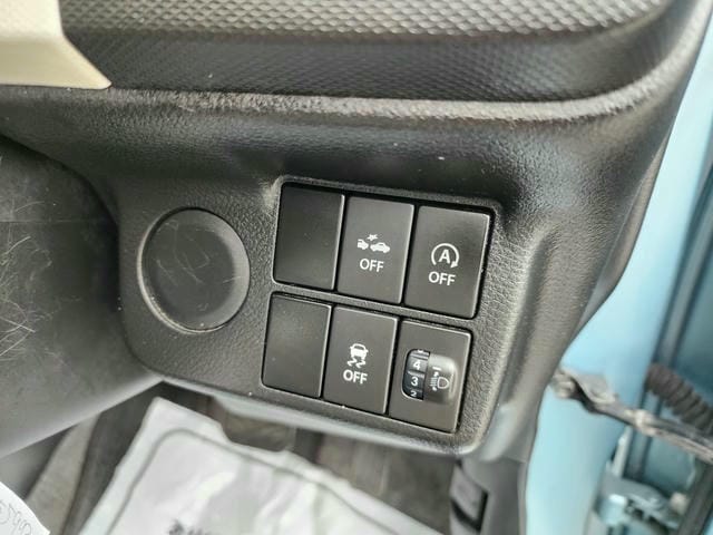 4930618