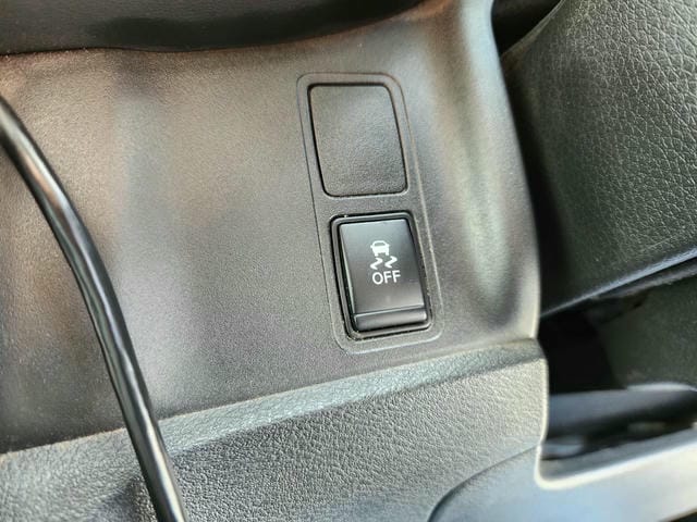 4931923