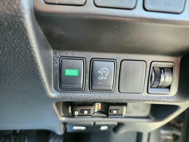 4932221