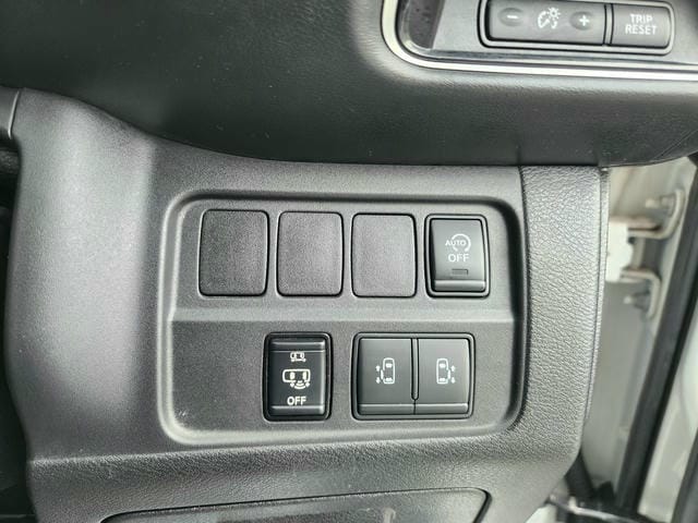 4932621