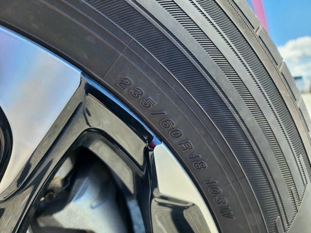 4933028