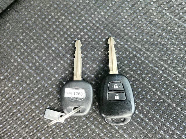 4933116