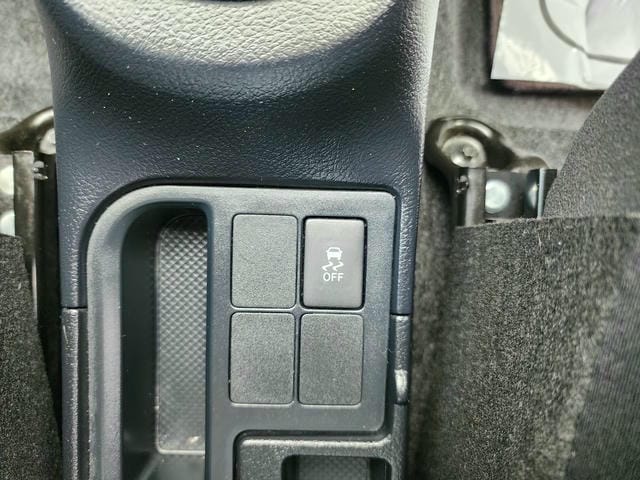 4933117