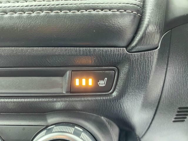 4933322