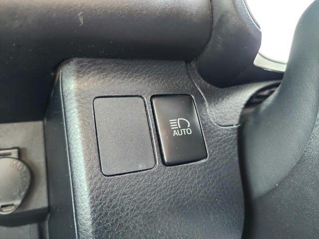 4933718