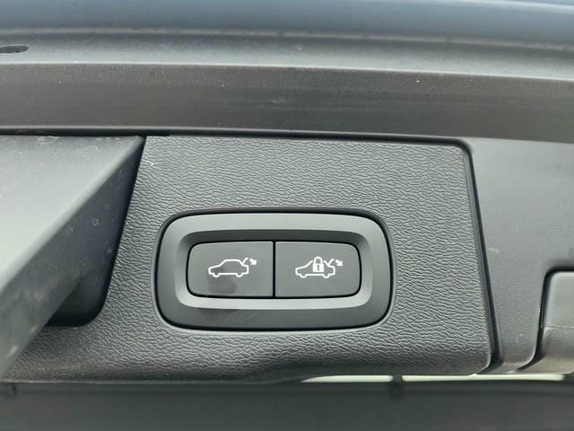 4934215