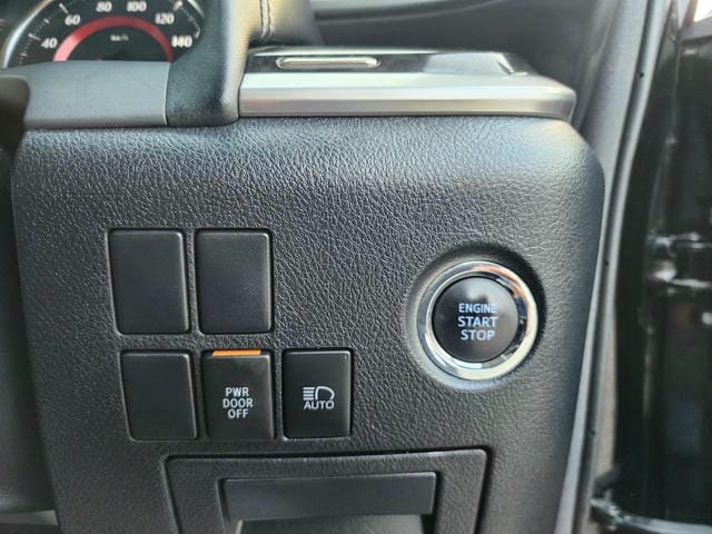 4935323