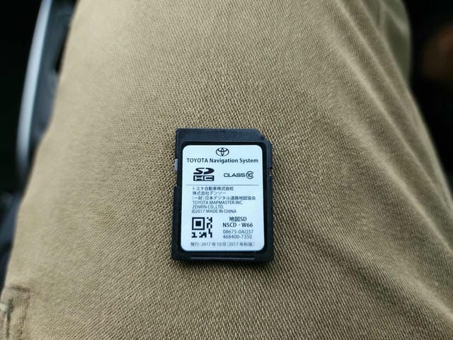 4935731