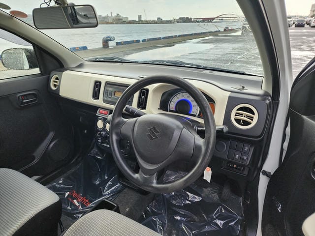 493586