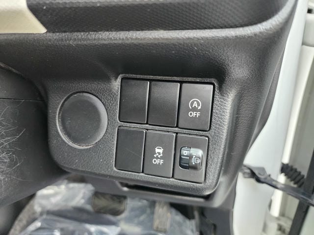 4935818