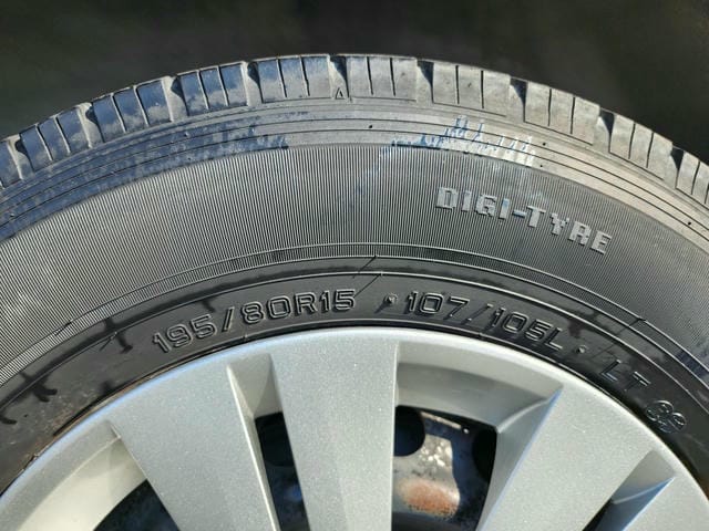 4936120