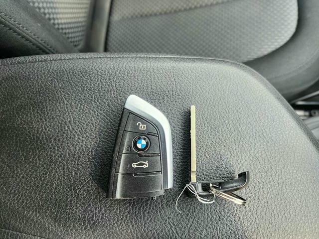 4937618