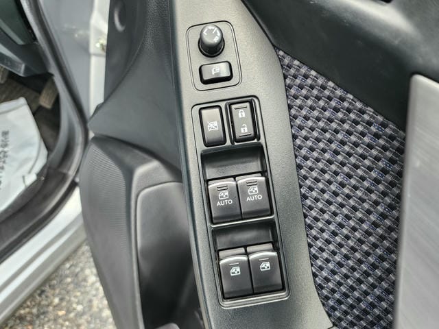 4938315