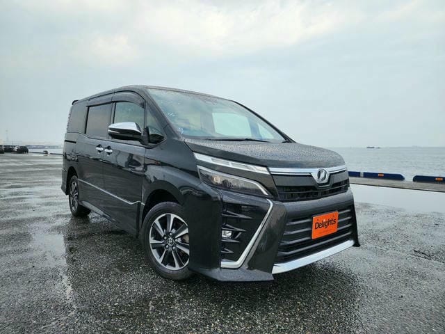 TOYOTA VOXY XS KIRAMEKI  2018/8