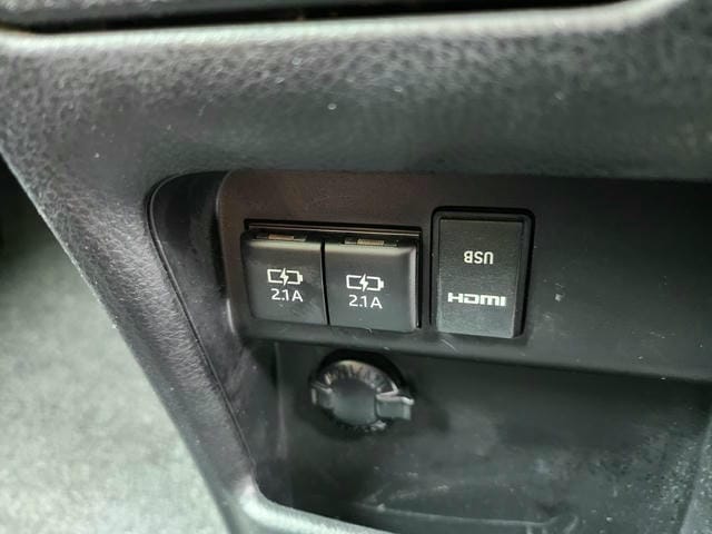 4938423