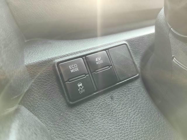 4939223