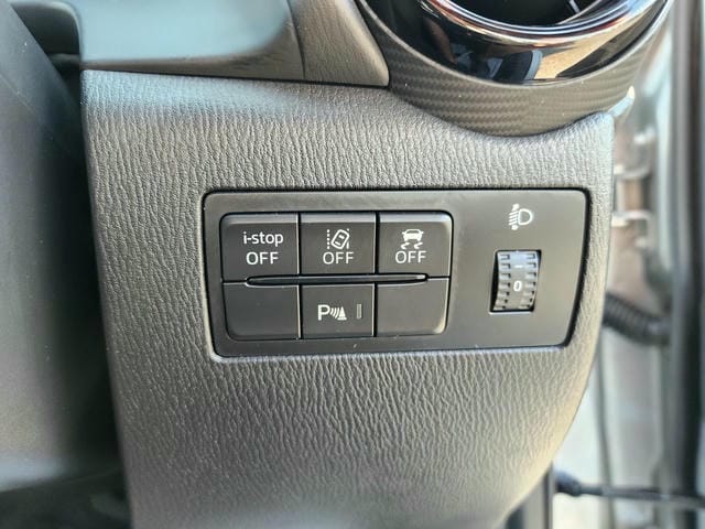 4943218