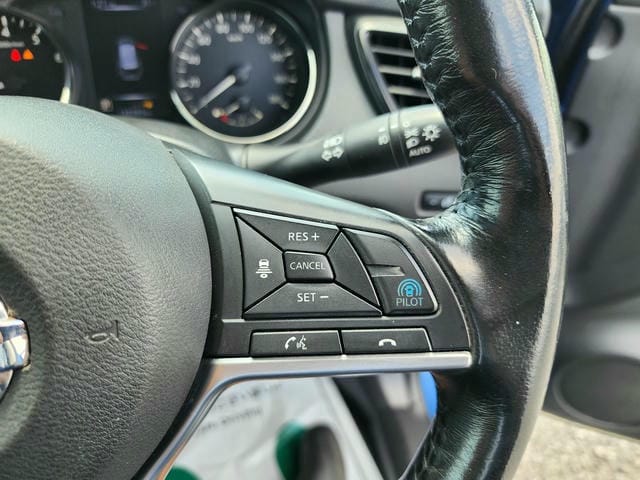 4943820