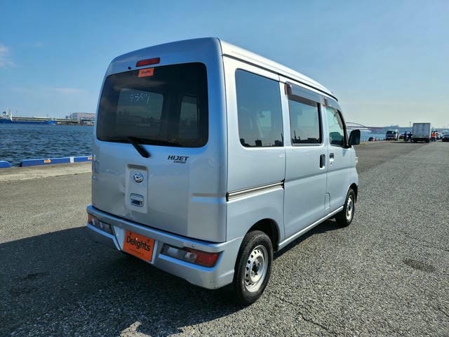 494431