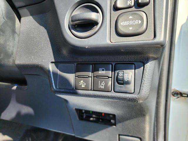 4945018