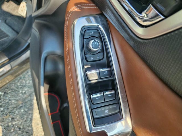 4946219
