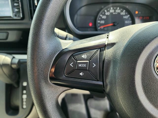 4946617