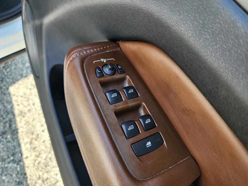 4949116