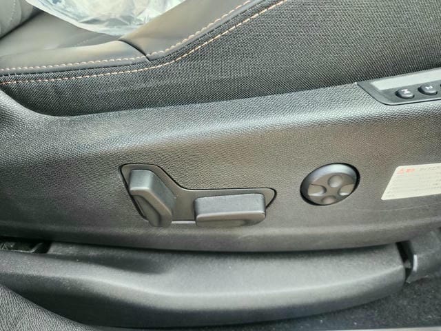 4951718