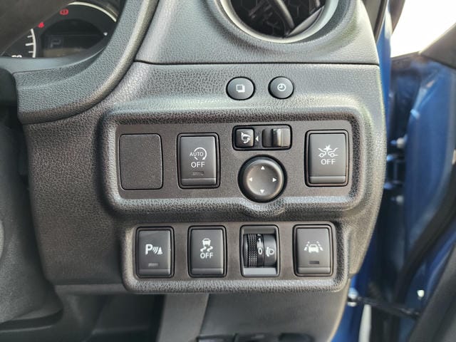 4952216