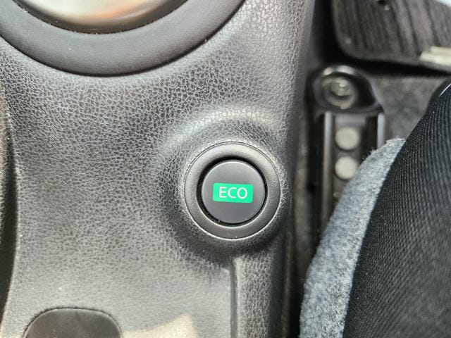 4952217
