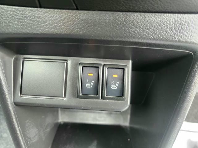 4952617