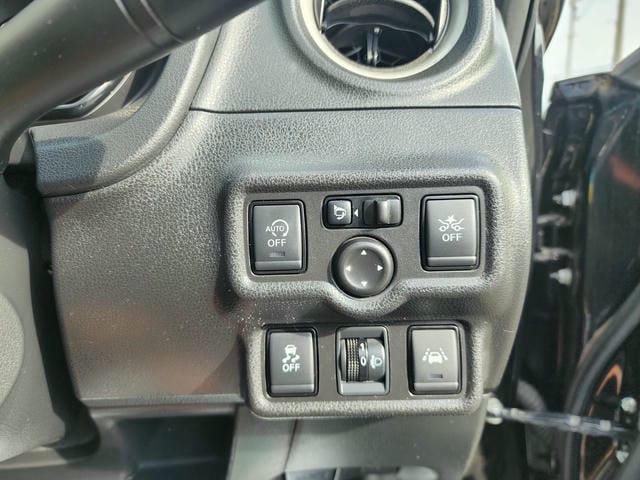 4957117